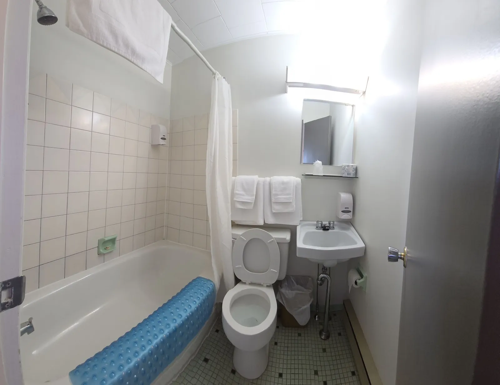 Chambre 1 lit double au Motel Claude — photo 7
