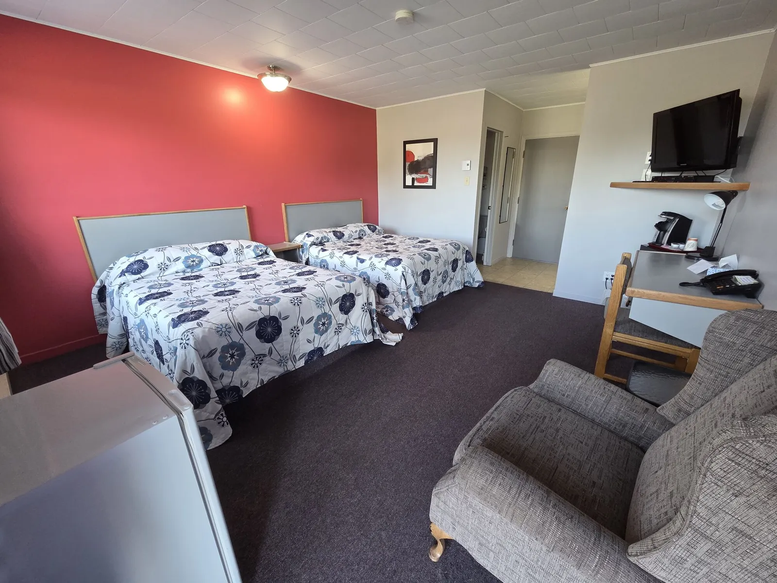 Vue de la Chambre 2 lits doubles au Motel Claude
